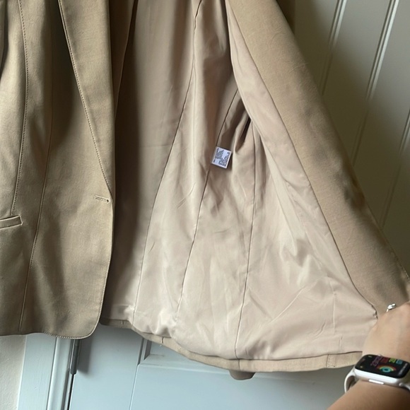 ANTONIO MELANI Tan Blazer Suit Jacket with Tailored Fit - Picture 4 of 12